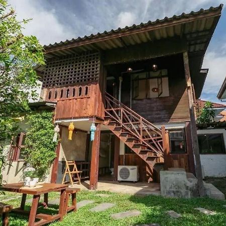 Auberge de jeunesse Nearthepark Backpack House à Chiang Mai Extérieur photo