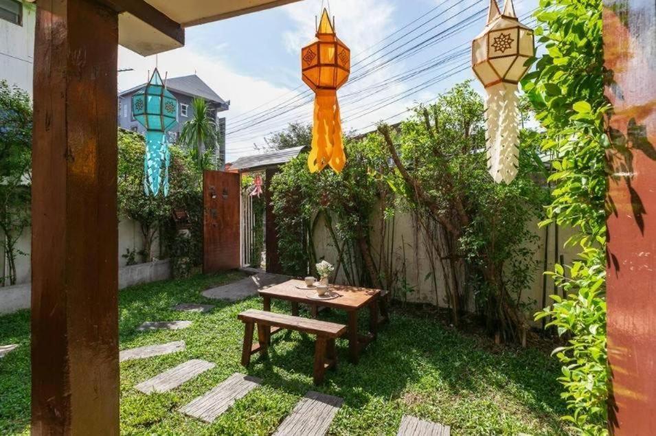 Auberge de jeunesse Nearthepark Backpack House à Chiang Mai Extérieur photo