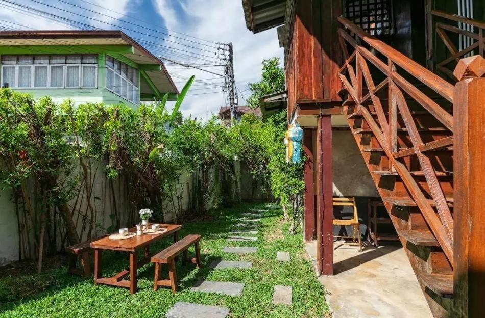 Auberge de jeunesse Nearthepark Backpack House à Chiang Mai Extérieur photo